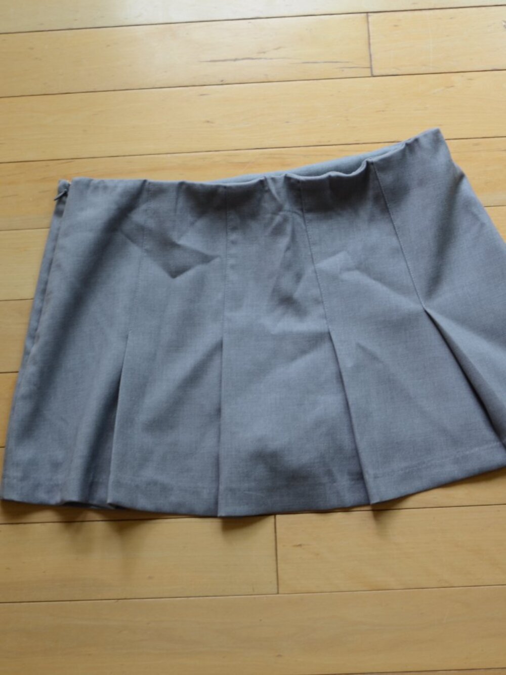 ABERCROMBIE + FITCH Mid Rise Pleated Mini Skort Size M NWT - Picture 9 of 10